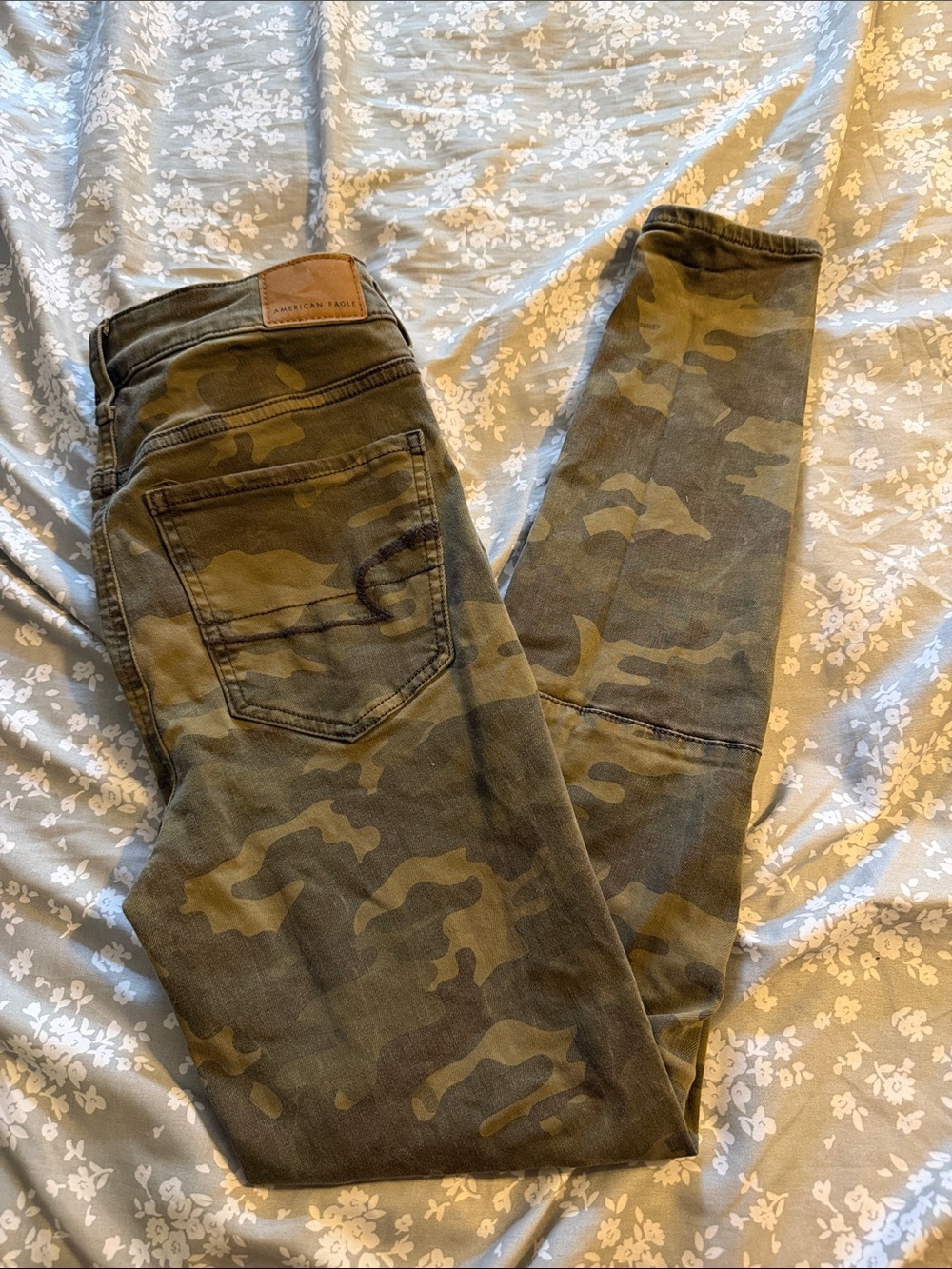 American Eagle Outfitters Kids Olive Camo Joggers
